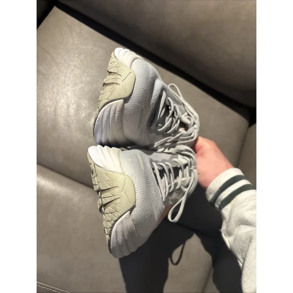 EUC WOMEN’S HOKA ONE BONDI 8 SIZE 11 B WIDE GREY PINK SHOES - Picture 4 of 12